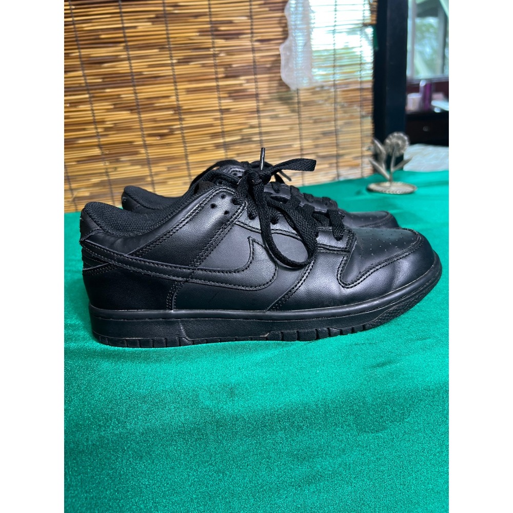 Nike 7Y 8.5 Womens 8.5 Dunk Low Triple Black Sneakers Leather